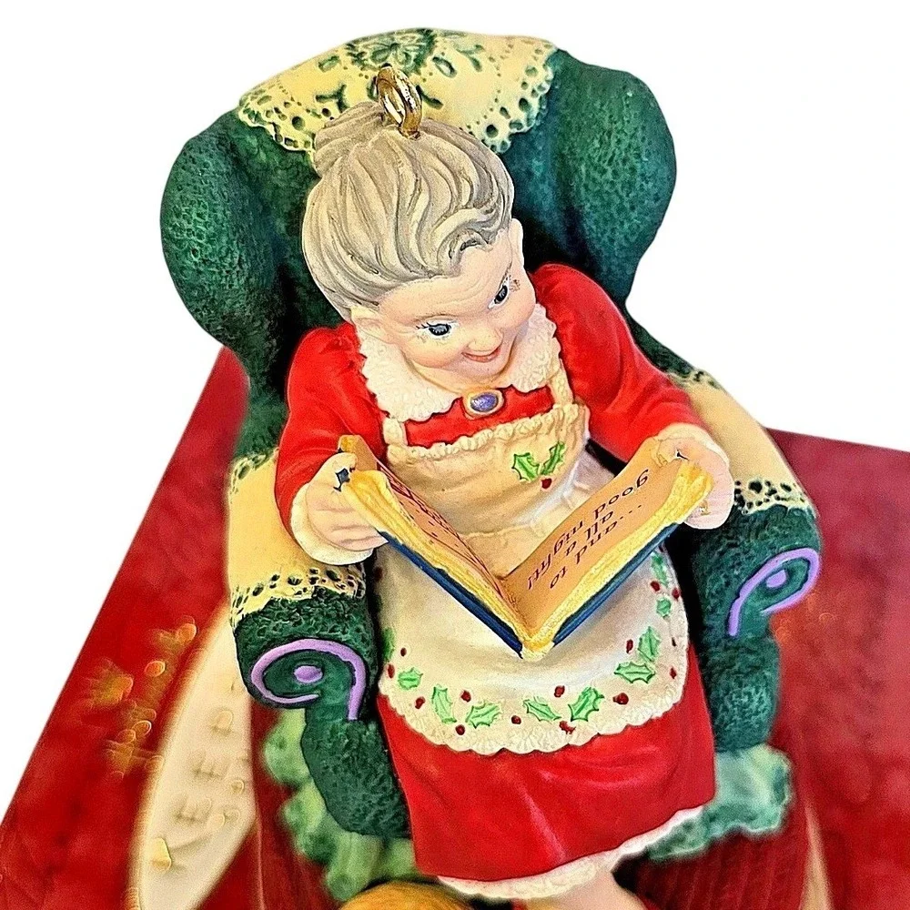 Vintage Hallmark 1997 Mrs. Claus's Story KOC Studio Edition‎ Christmas Ornament